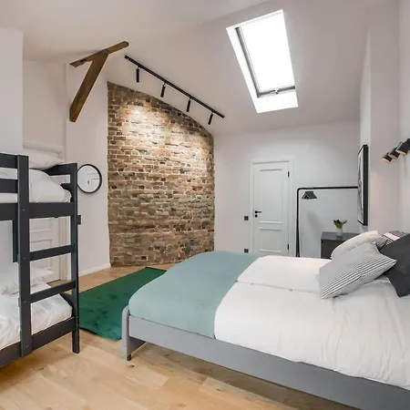 Big Design - Sleeps 12 - Location Dzīvoklis Riga