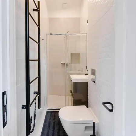 Daire Big Design - Sleeps 12 - Location *