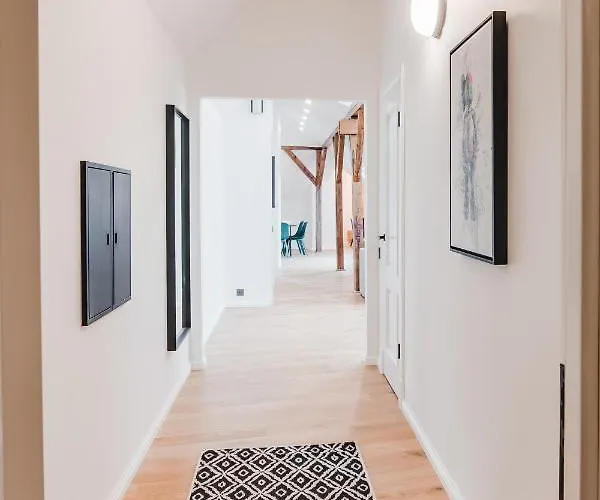 Big Design - Sleeps 12 - Location Dzīvoklis