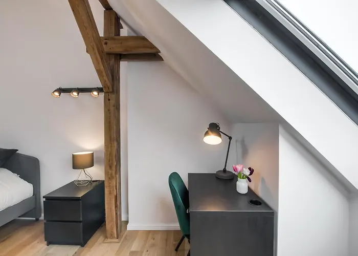 Dzīvoklis Big Design - Sleeps 12 - Location