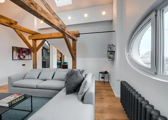 Big Design - Sleeps 12 - Location Dzīvoklis