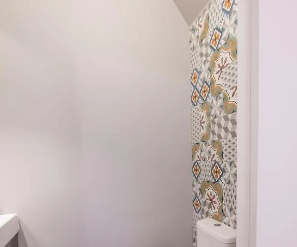 Big Design - Sleeps 12 - Location * Riga