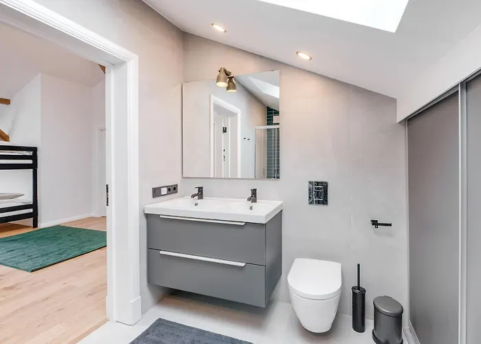 Big Design - Sleeps 12 - Location Dzīvoklis Riga