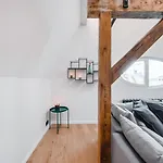 Lejlighed Big Design - Sleeps 12 - Location *