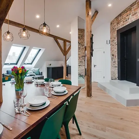 Big Design - Sleeps 12 - Location Ρίγα