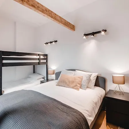Big Design - Sleeps 12 - Location Διαμέρισμα