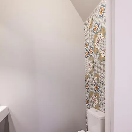 Big Design - Sleeps 12 - Location * Riga