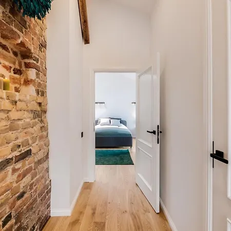 Big Design - Sleeps 12 - Location Apartman *