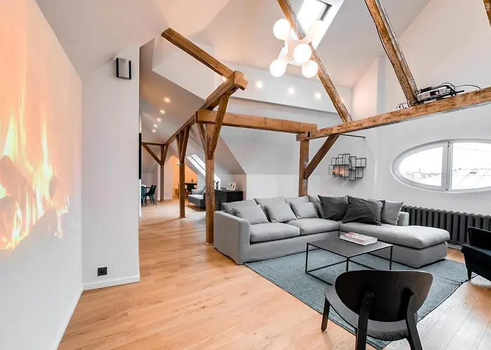 Big Design - Sleeps 12 - Location Apartment