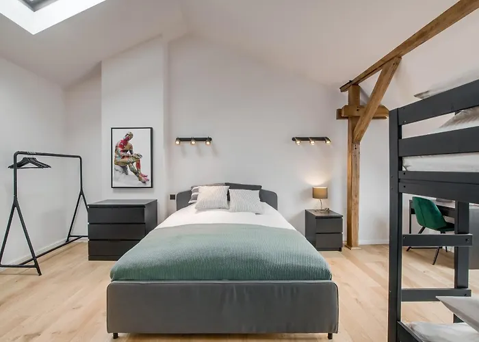 Big Design - Sleeps 12 - Location Apartment Riga