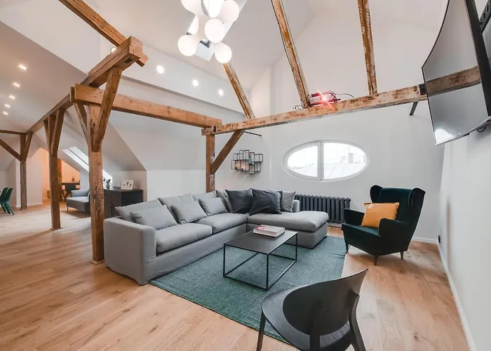 Big Design - Sleeps 12 - Location Apartment Riga