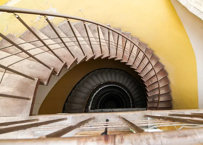 Apartment Big Design - Sleeps 12 - Location *