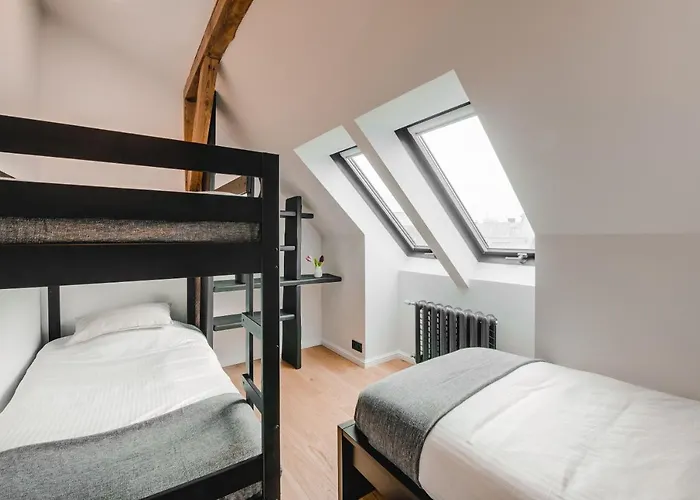 Apartment Big Design - Sleeps 12 - Location *