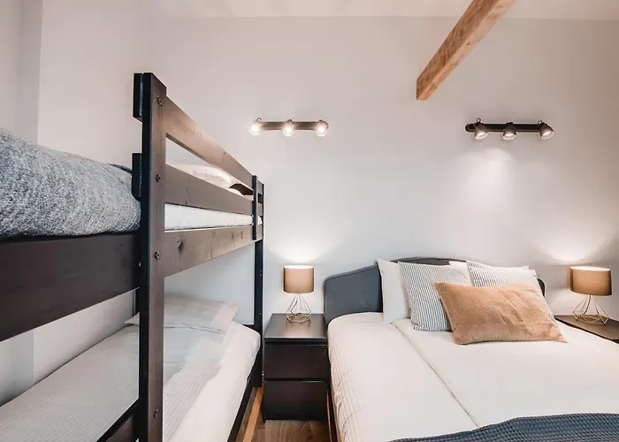 Apartment Big Design - Sleeps 12 - Location Riga