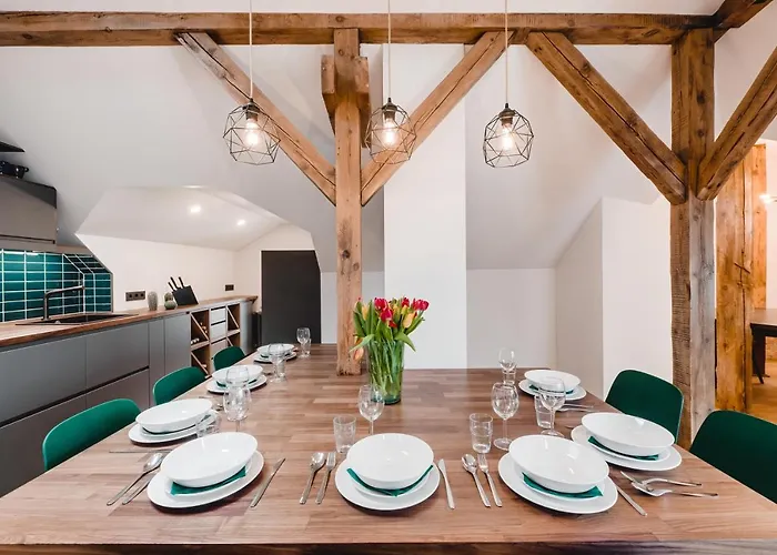 Apartment Big Design - Sleeps 12 - Location *