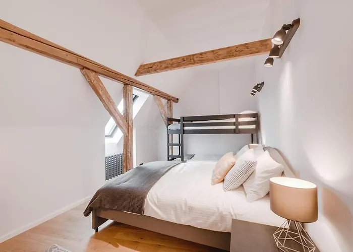 Big Design - Sleeps 12 - Location Apartment *