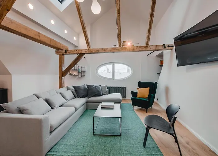 Big Design - Sleeps 12 - Location Riga