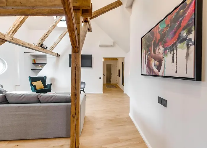 Big Design - Sleeps 12 - Location Riga