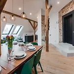 Big Design - Sleeps 12 - Location Riga