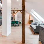 Appartamento Big Design - Sleeps 12 - Location