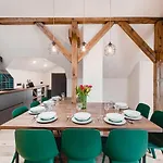 Appartamento Big Design - Sleeps 12 - Location