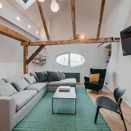 Big Design - Sleeps 12 - Location 里加
